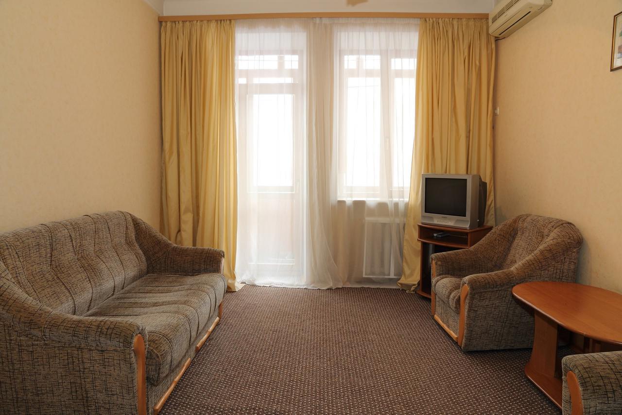 Ukrainian Hotel Service Apartments Kiev Ngoại thất bức ảnh